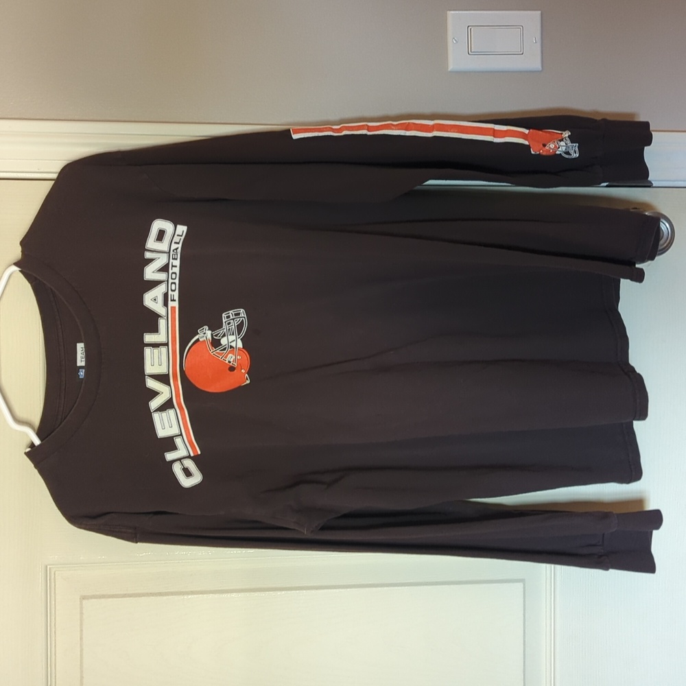 Men's NFL Team apparel Cleveland Browns long sleeve shirt